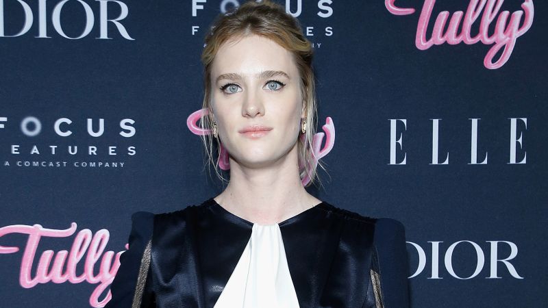 Mackenzie Davis Joins Kirsten Stewart in Happiest Season