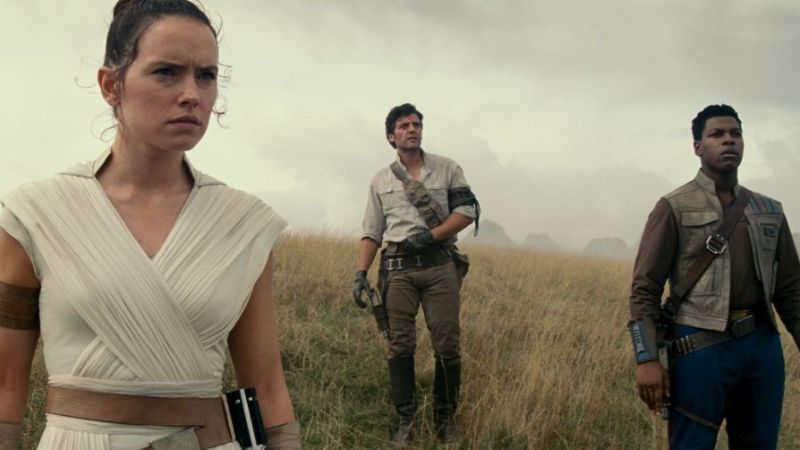 14 High-Res Star Wars: The Rise of Skywalker Photos Revealed!