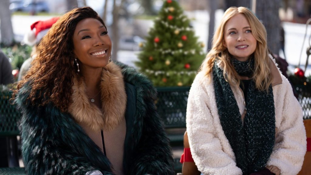 Best Christmas Ever Photos: Heather Graham & Brandy Lead Netflix Holiday Movie