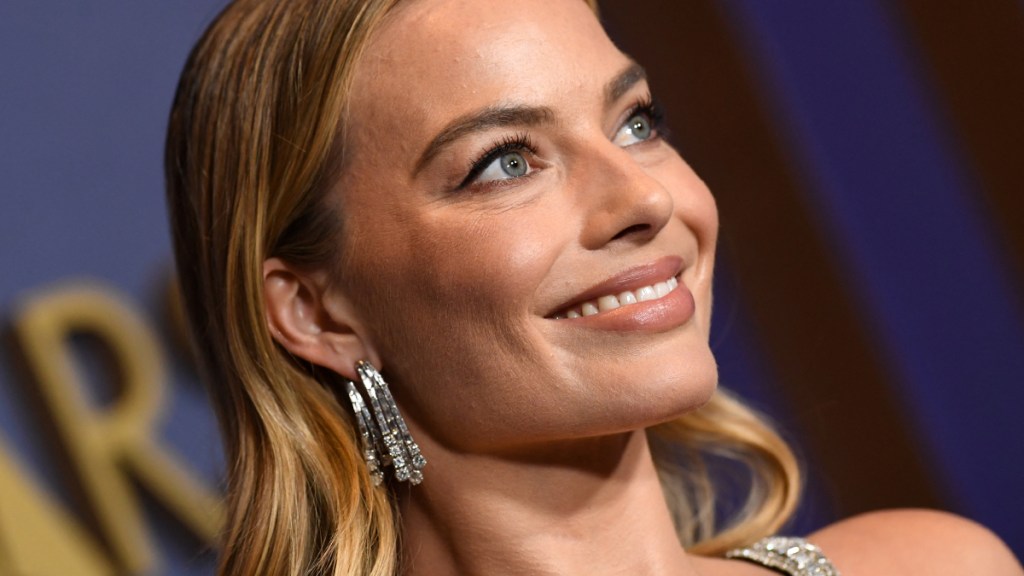 Margot Robbie Emerald Fennell