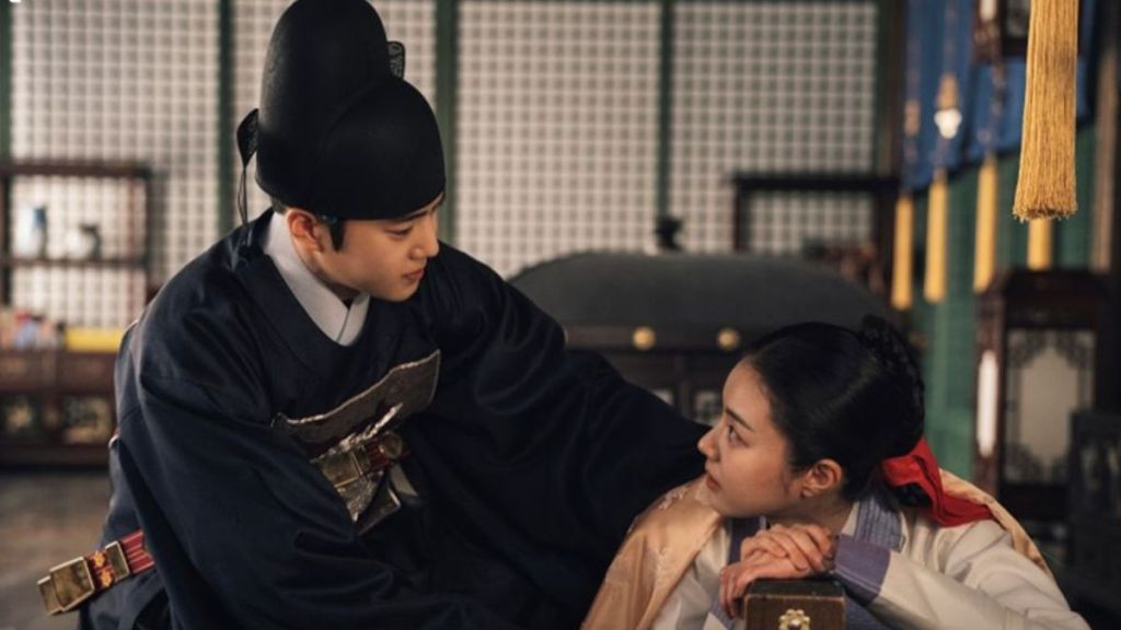 EXO Suho and Hong Ye-Ji from Missing Crown Prince