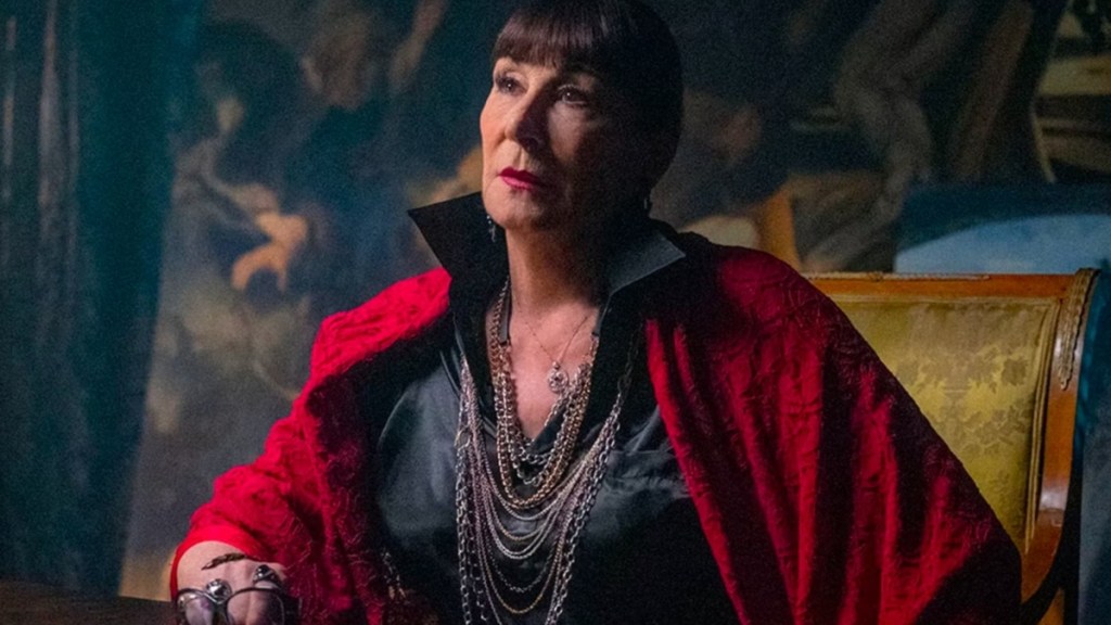 Anjelica Huston in John Wick Chapter 3