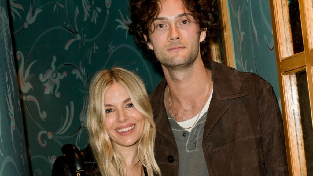 Sienna Miller boyfriend Oli Green kids