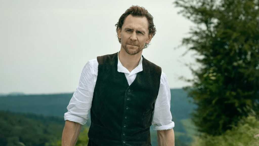 The Life of Chuck Photo Previews Tom Hiddleston in Mike Flanagan’s Stephen King Adaptation