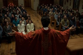 watch Midnight Mass (2021)