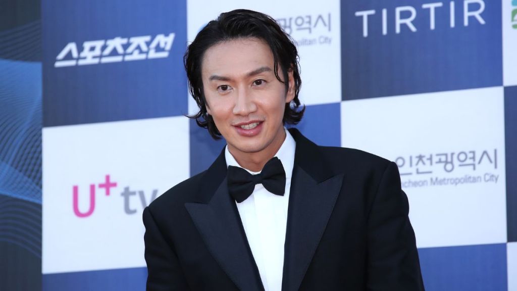 Lee Kwang-Soo at the 2nd Blue Dragon Series Awards