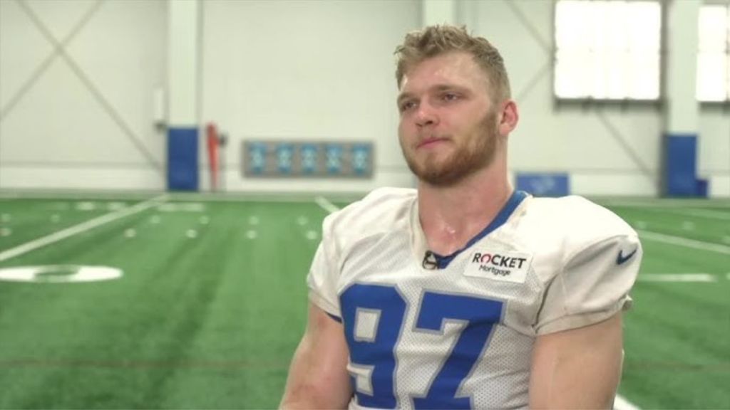 Who Is Aidan Hutchinson's Girlfriend, Alivia Callaghan? Relationship History Explained