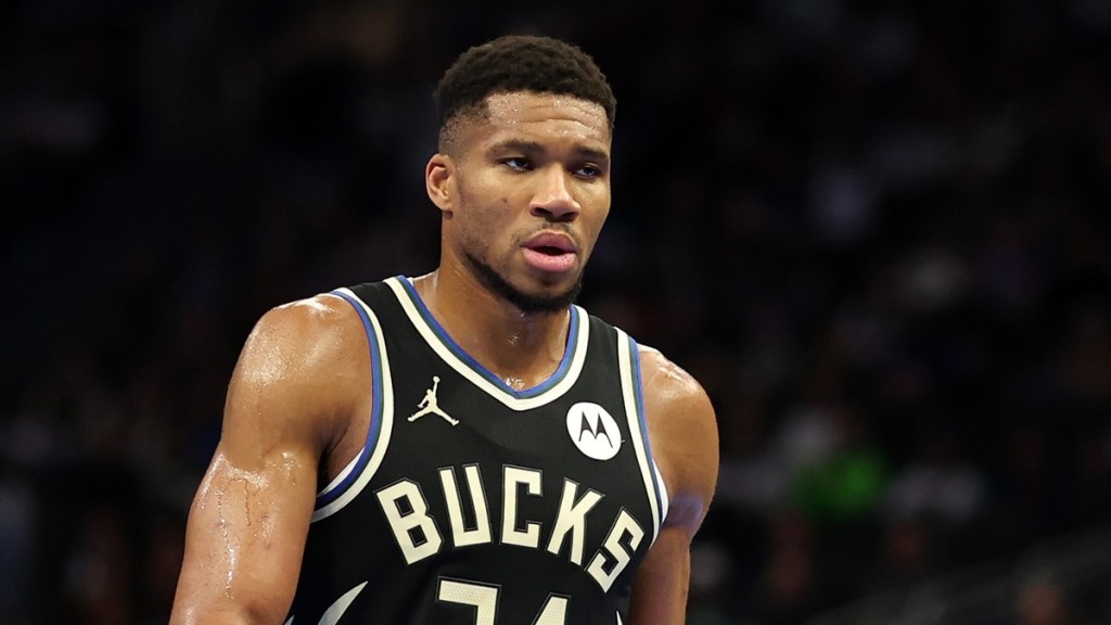 Bucks' Giannis Antetokounmpo Misses Game vs Heat Due to Knee Injury