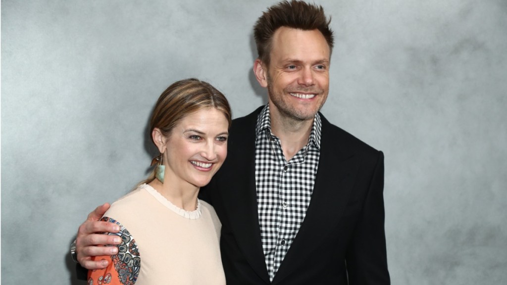 Who is Joel McHale's Wife? Sarah Williams' Job & Relationship History