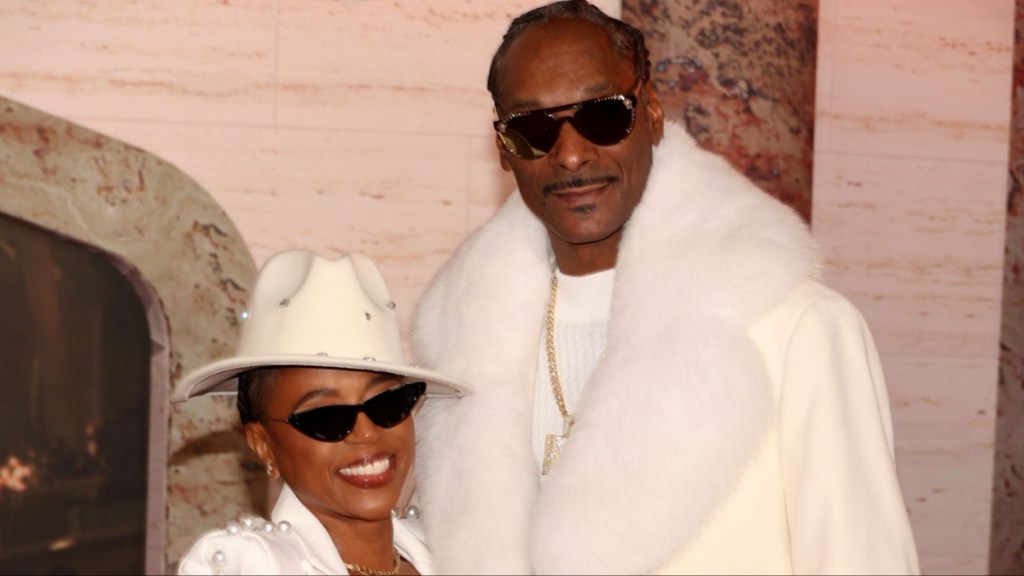 who is Snoop Dogg wife Shante Broadus