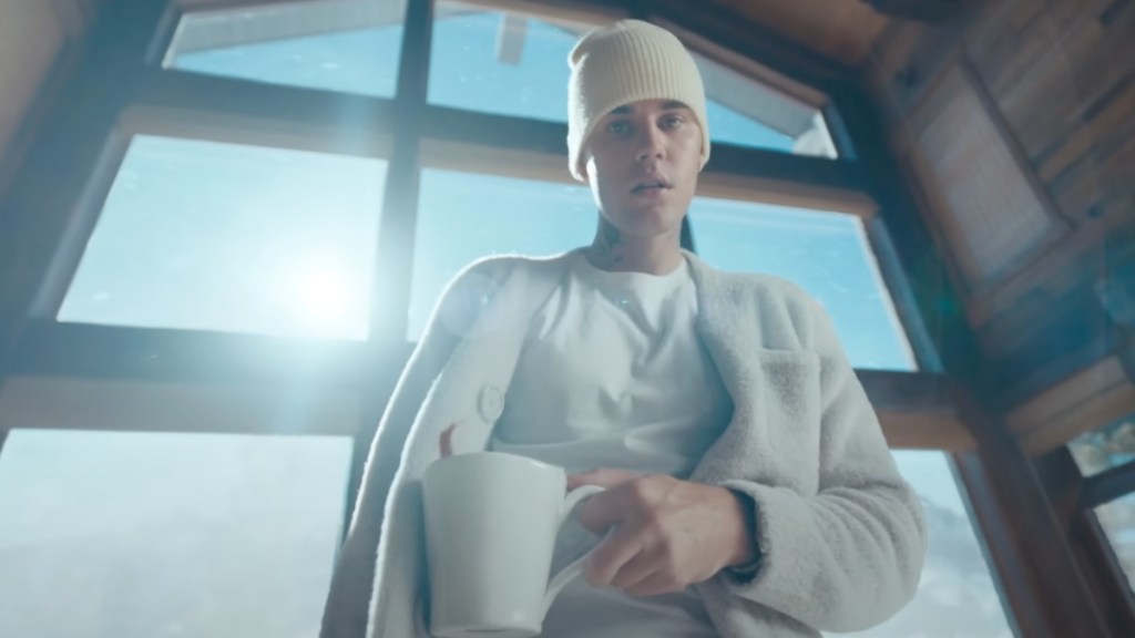 Justin Bieber Bong Photo Controversy Explained