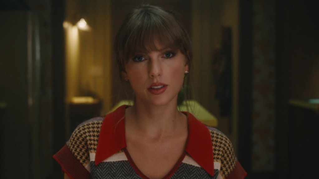 No, Taylor Swift Didn't Announce Reputation (Taylor's Version) at AMAs 2025