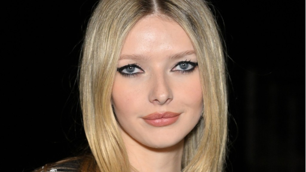 Gwyneth Paltrow's Topless Video Earns Cheeky Reacts From Daughter, Apple