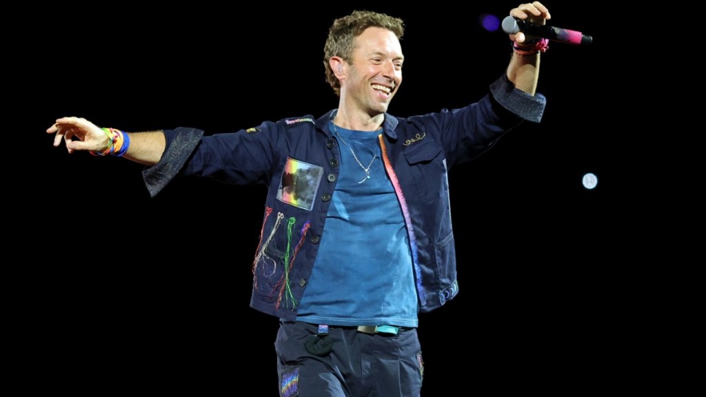 Dakota Johnson & Chris Martin Breakup Rumors Get an Update