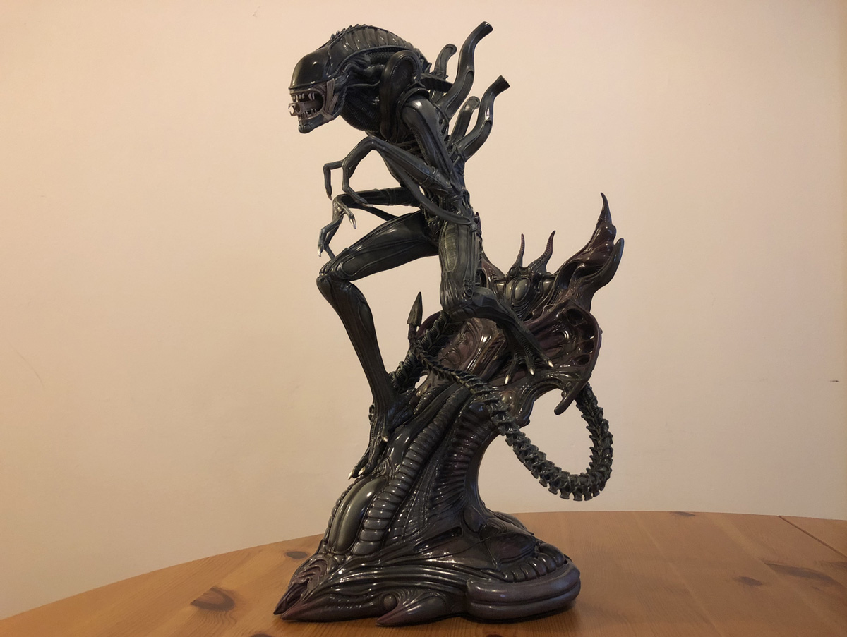 Sideshow Alien Warrior Statue