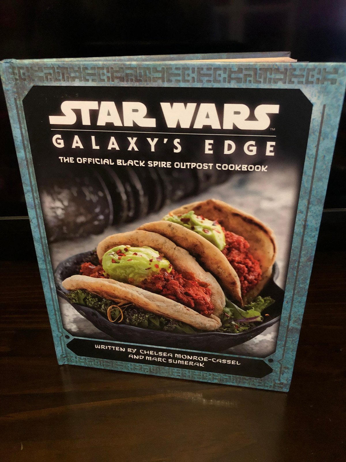 Galaxy's Edge: The Official Black Spire Outpost Cookbook