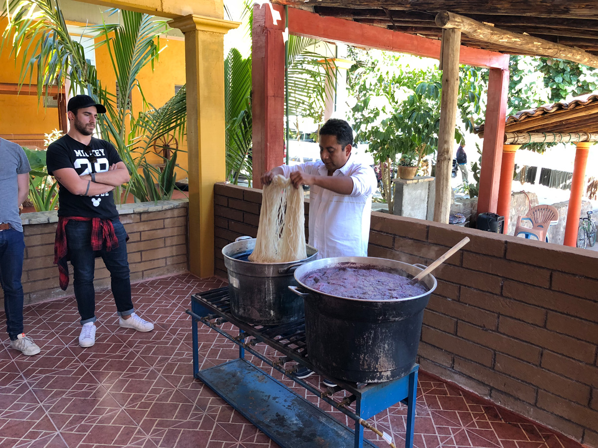 Teotitlán del Valle Tour with Master Weaver Nelson Perez 