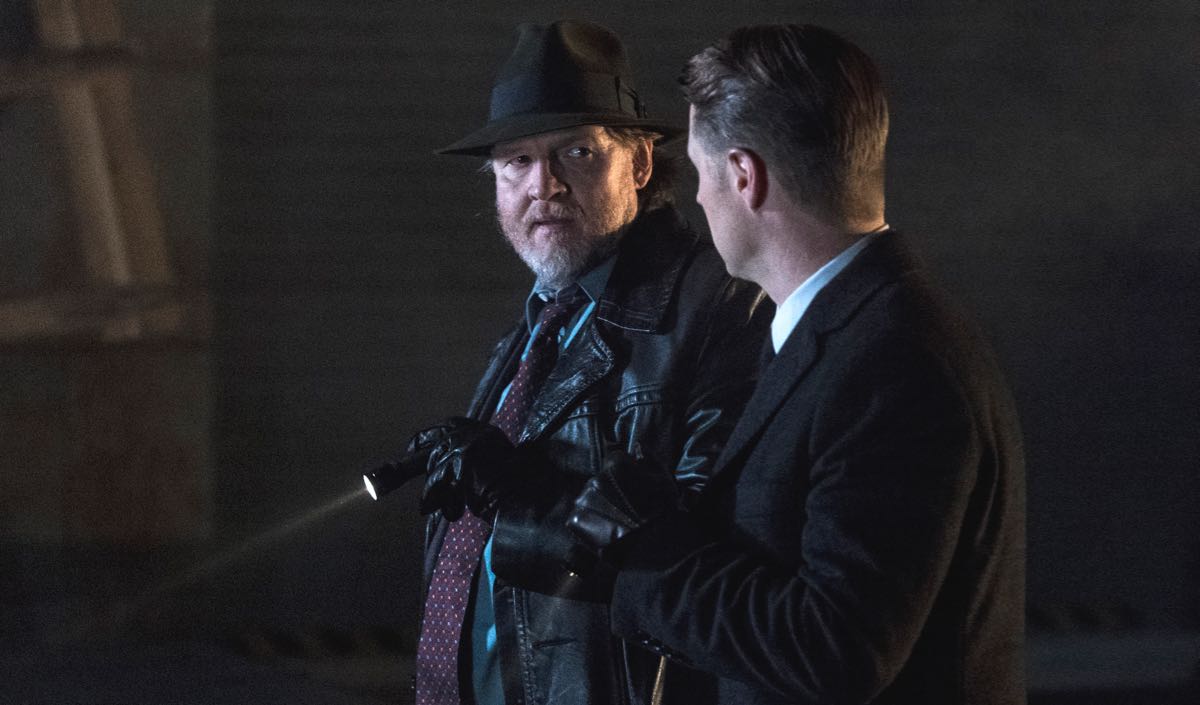 GOTHAM: L-R: Donal Logue and Ben McKenzie in the âA Dark Knight: One Of My Three Soupsâ episode of GOTHAM airing Thursday, March 29 (8:00-9:00 PM ET/PT) on FOX.  Â©2018 Fox Broadcasting Co. Cr:  David Giesbrecht/FOX